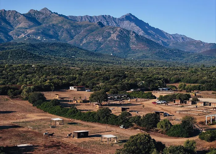 Les Chalets De Tesa